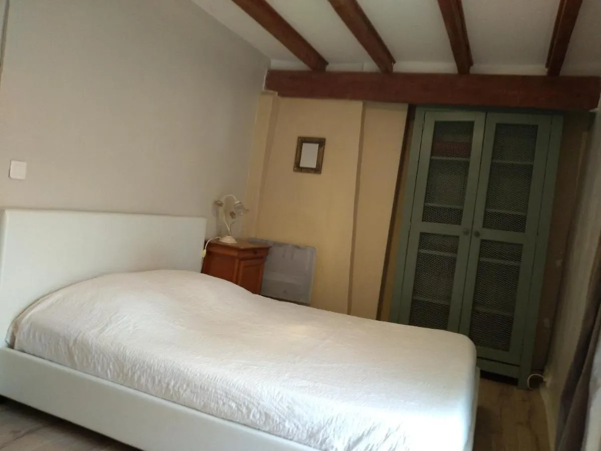 Charmante Maison de village avec Jacuzzi Apt 0*,